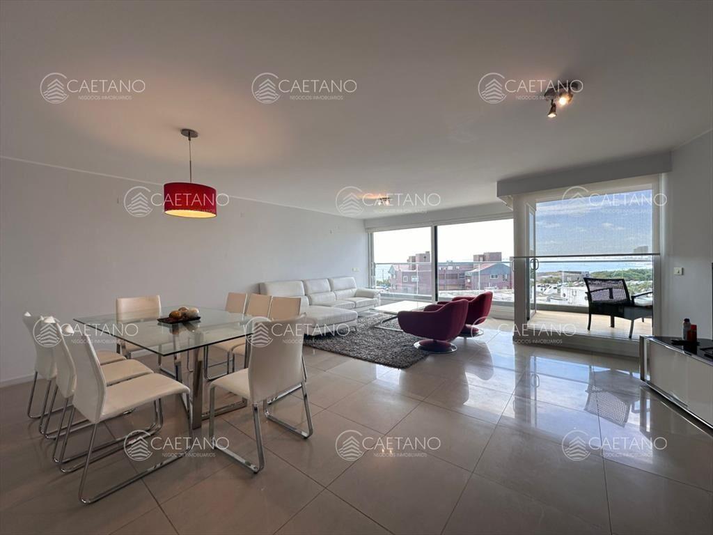 Apartamento en venta de 3 dormitorios en Punta