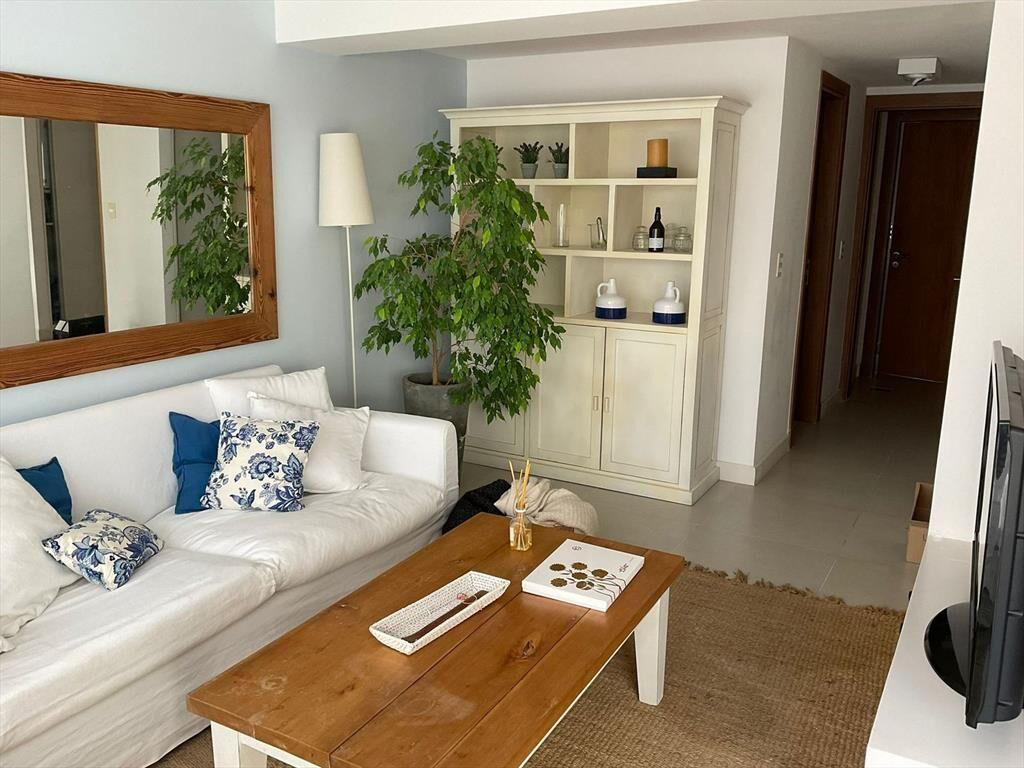 Alquiler Montoya, 2 suites y media, piscina mucama
