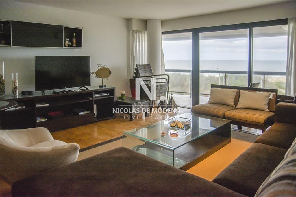 Penthouse en venta muy cómodo e iluminado. 4 +