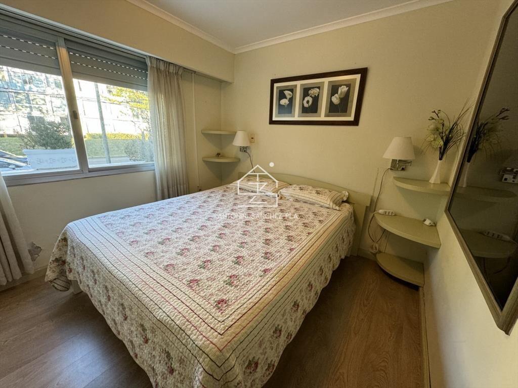 Apartamento en venta de dos dormitorios en Punta