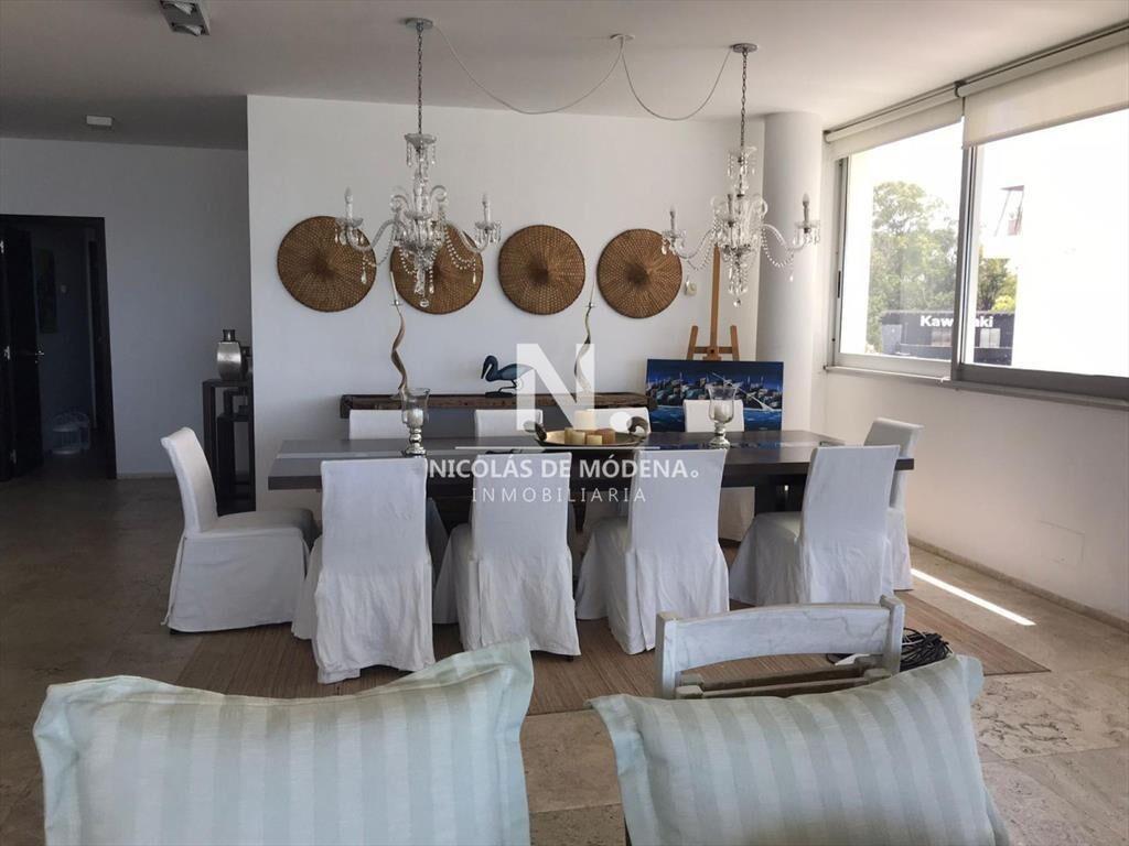 Vende apartamento de 4 dormitorios en suite, con vista espe