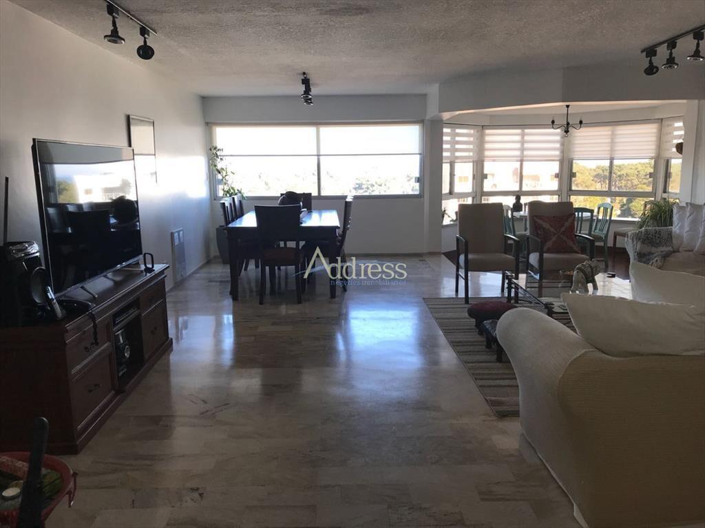Espectacular departamento en Roosevelt con todos los servic