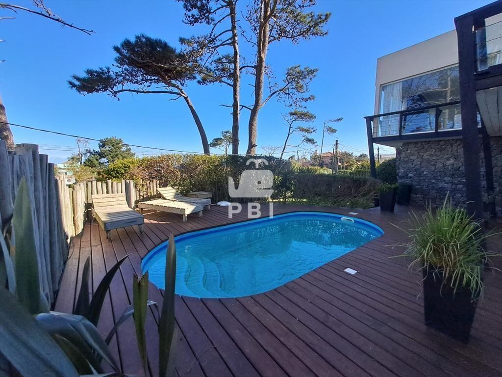 Venta de casa 6 dormitorios en la Barra  - Ref :