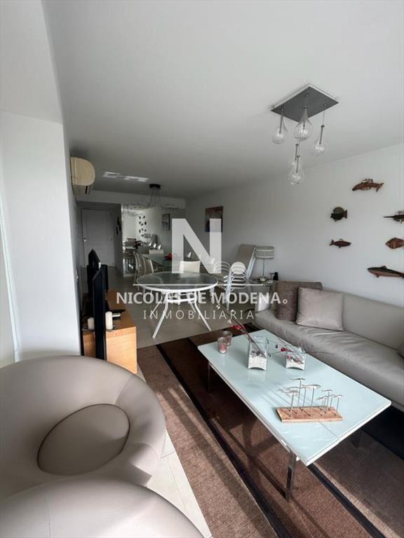 Vende impecable apartamento de 2 dormitorios en