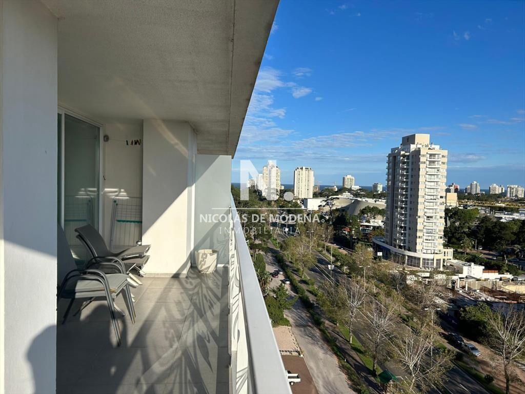 Apartamento en Venta de 2 dormitorios en Av. ,