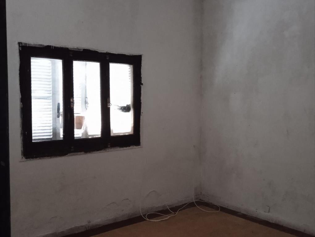 Casa y dos apartamentos, todos alquilados, ideal para renta.