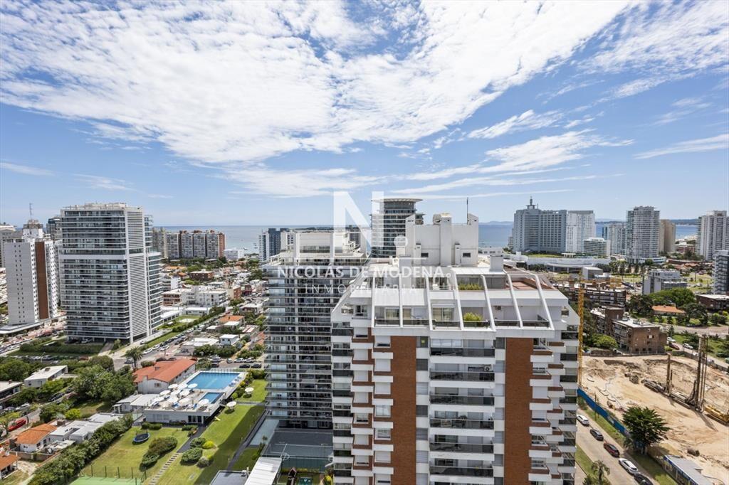 Vende apartamento en Brava Punta del Este de 3