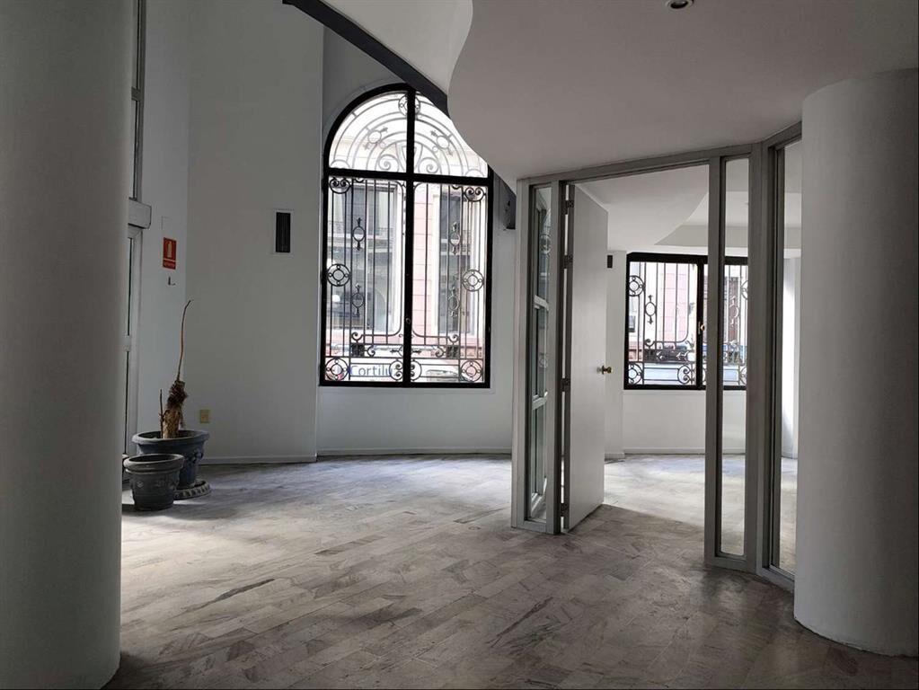 Alquiler Oficina Ciudad Vieja / Zabala y 25 de Mayo