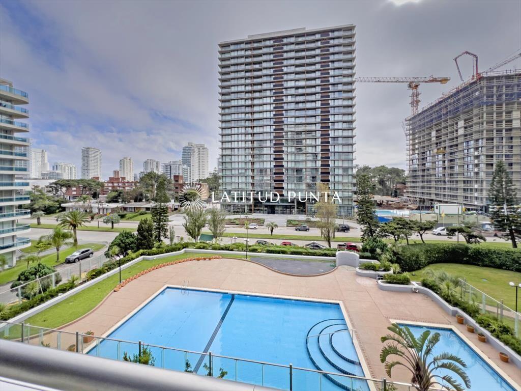Apartamento en Brava, 2 dormitorios y parrillero