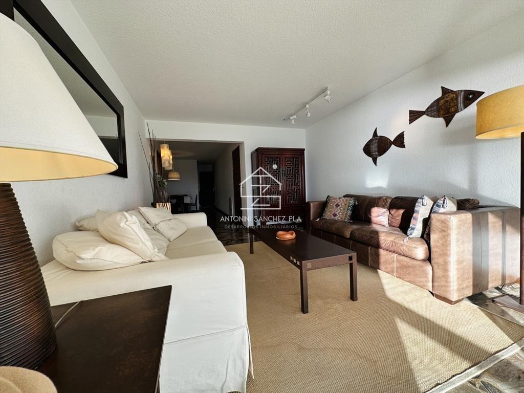 Apartamento en alquiler de 3 dormitorios frente al mar  en