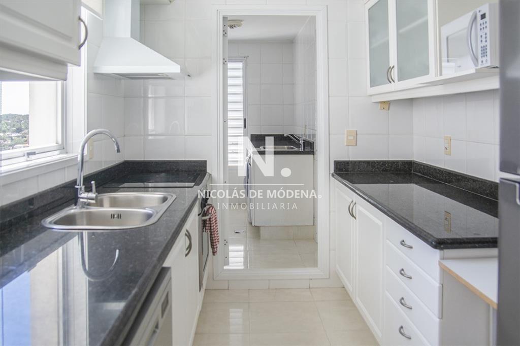 Vende apartamento de 3 dormitorios en Playa Punta