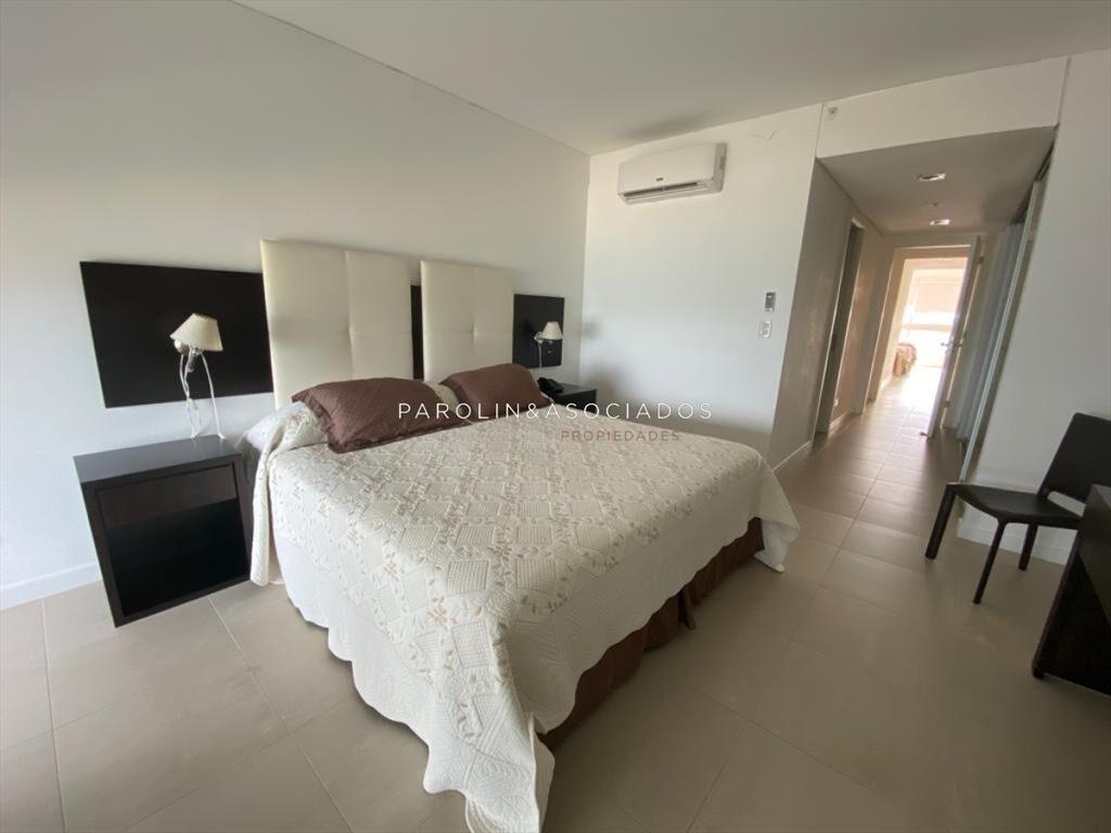 Apartamento en venta en Le Parc II, Punta del