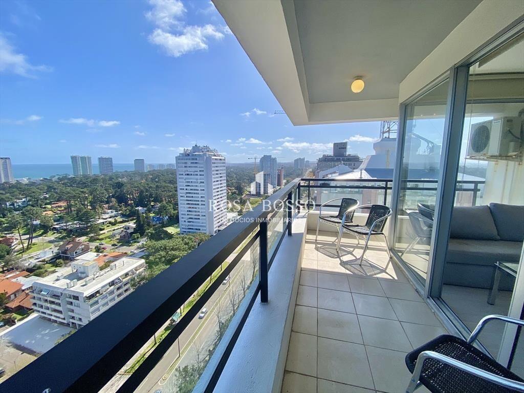 Apartamento en Alquiler 3 dormitorios, Roosevelt, Punta del