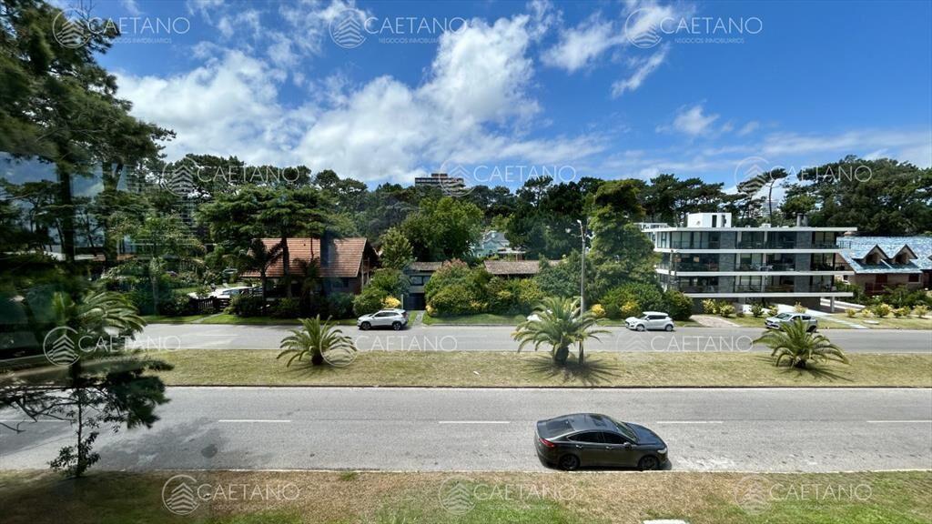 Apartamento en alquiler en Playa Mansa, 2