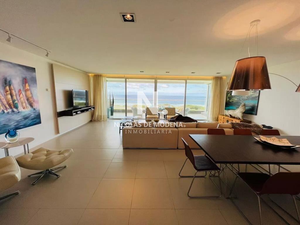 Venta de departamento de 4 dormitorios en suite