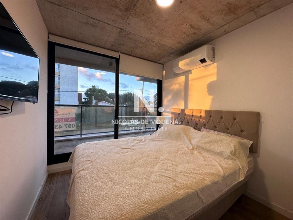 Vende oportunidad en Playa Mansa, primera línea