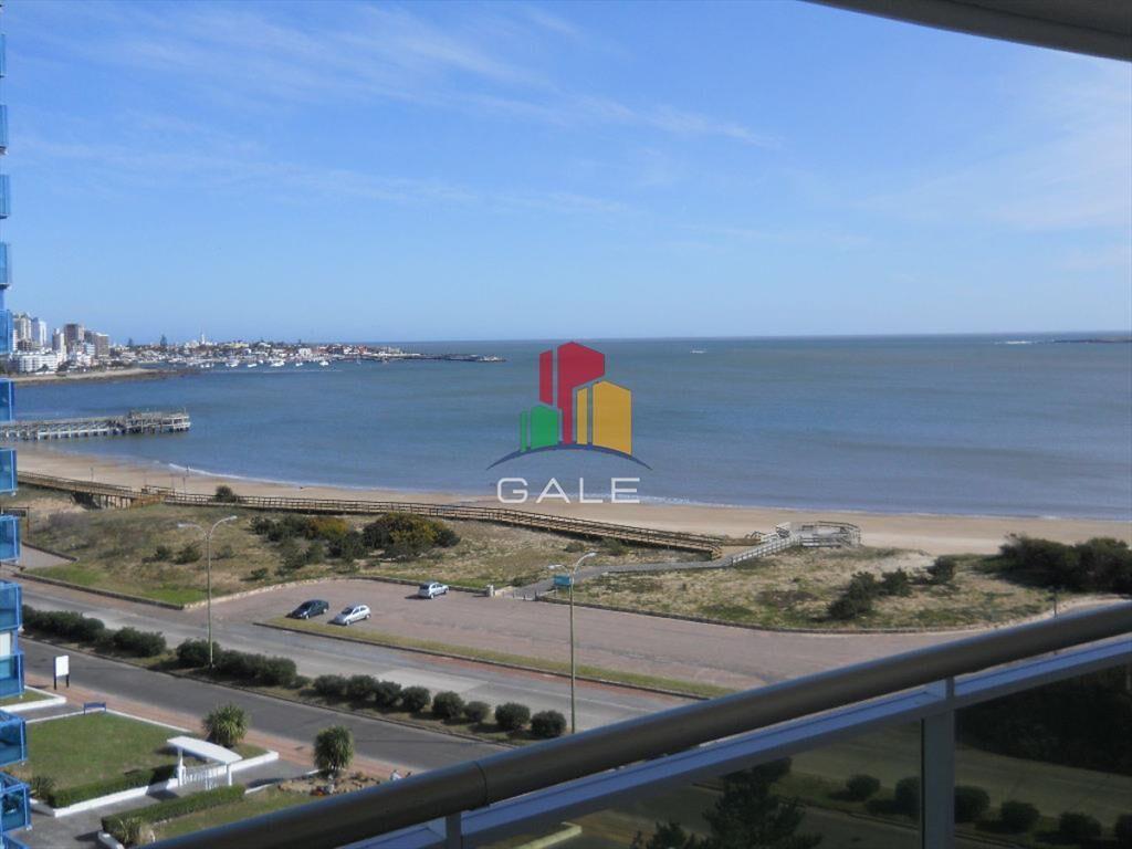 Apartamento en Venta de 3 dormitorios en Edificio Coral Tow
