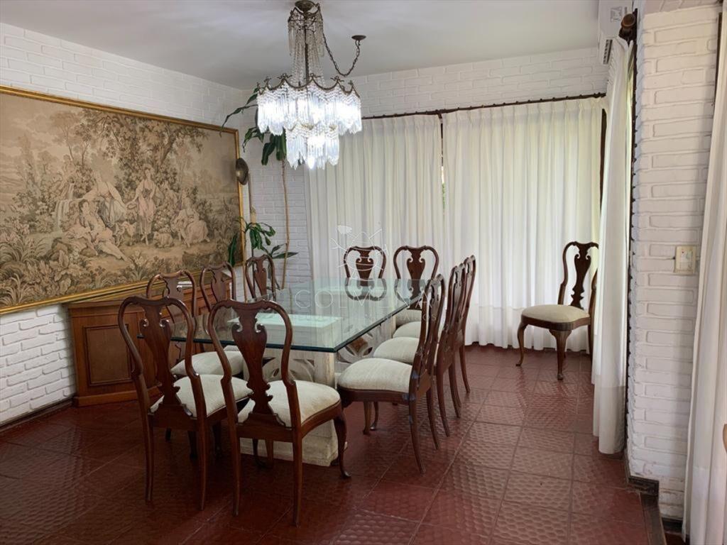 Casa con piscina - en Barrio Lugano