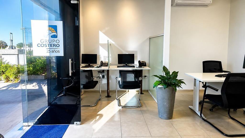 Venta Amplio Local comercial. 574 m2.