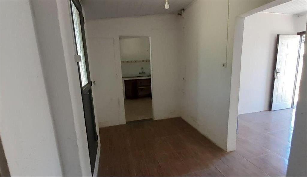 Venta de Casa Reciclada en Salto con Gran Terreno y Excelen
