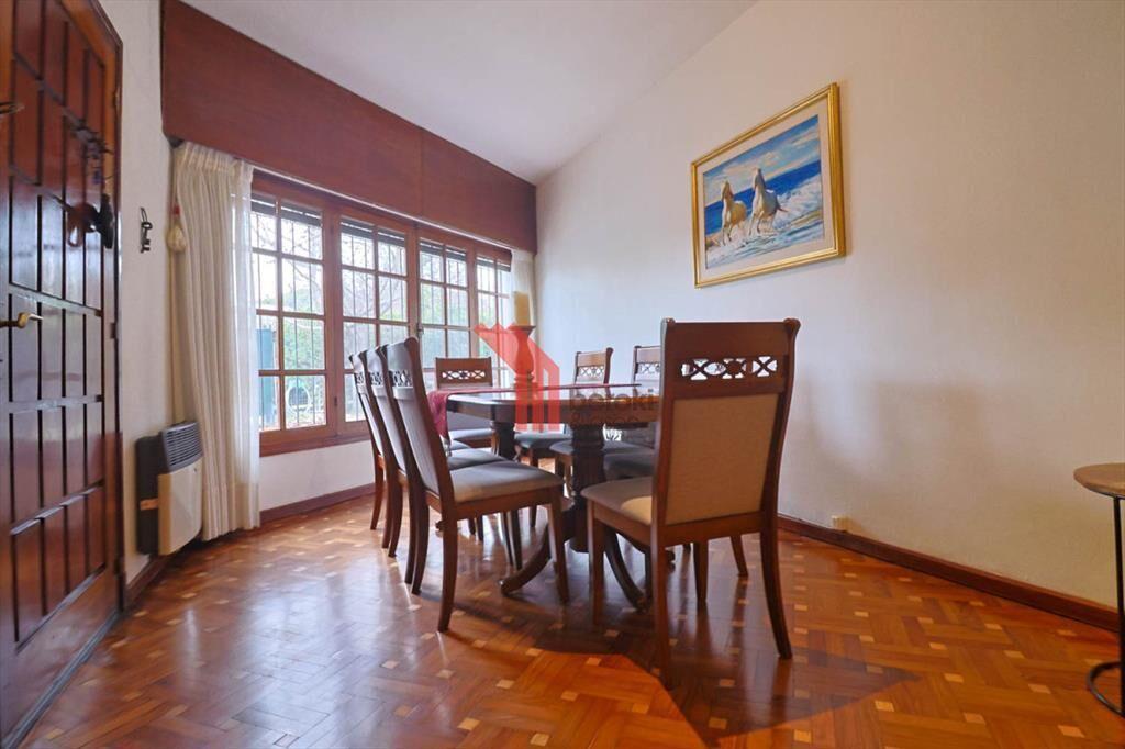 Venta casa de 3 dormitorios y altillo en Carrasco