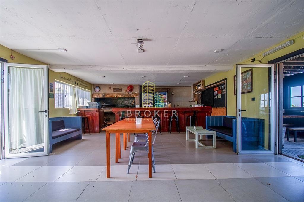 Venta de local comercial y cancha de futbol 5