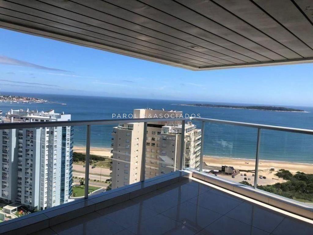 Apartamento de 3 dormitorios en Miami Boulevard,