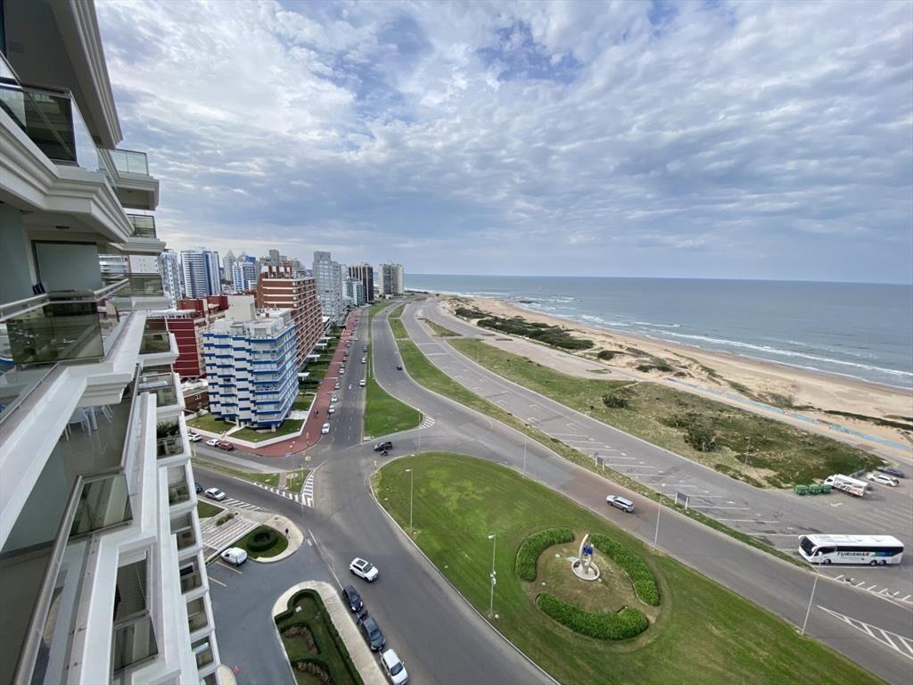 ALQUILER APARTAMENTO 3 DORMITORIOS PENINSULA PUNTA DEL ESTE