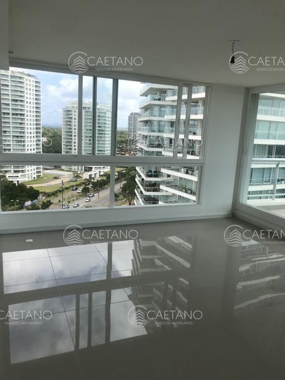 Apartamento en venta, Zona de Playa Brava.