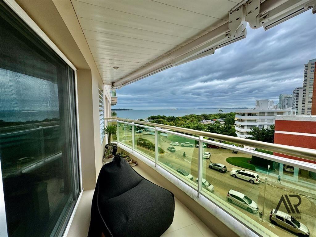 Venta apartamento 3 dormitorios en Coral Tower  .