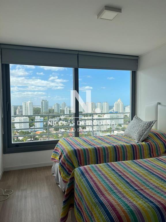Hermoso apartamento con excelente vista!