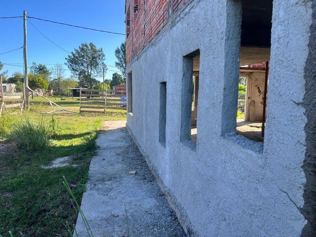 VENTA TERRENO CON CASA A TERMINAR PINAMAR NORTE
