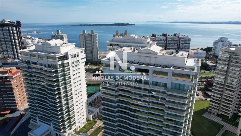 Venta en Imperiale: Espacioso Apartamento de 3 en