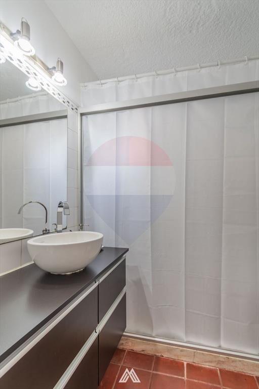 Venta apartamento tres dormitorios centro de Pando