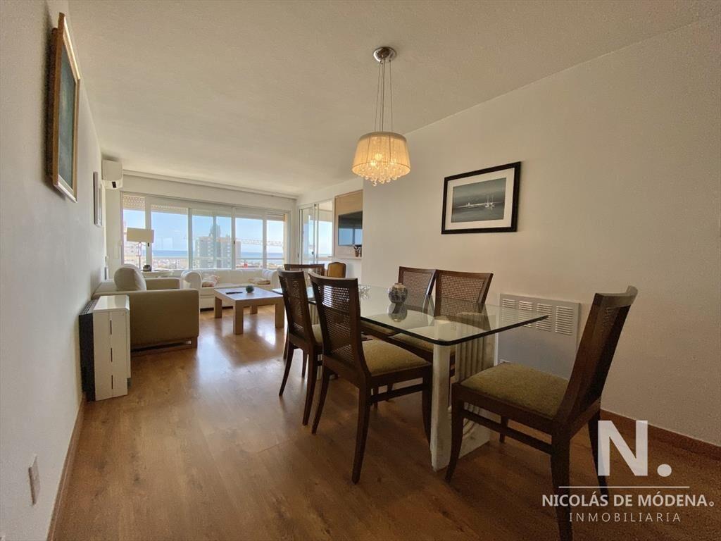 VENTA DE APARTAMENTO DE 3 DORMITORIOS EN PENINSULA PUNTA DE