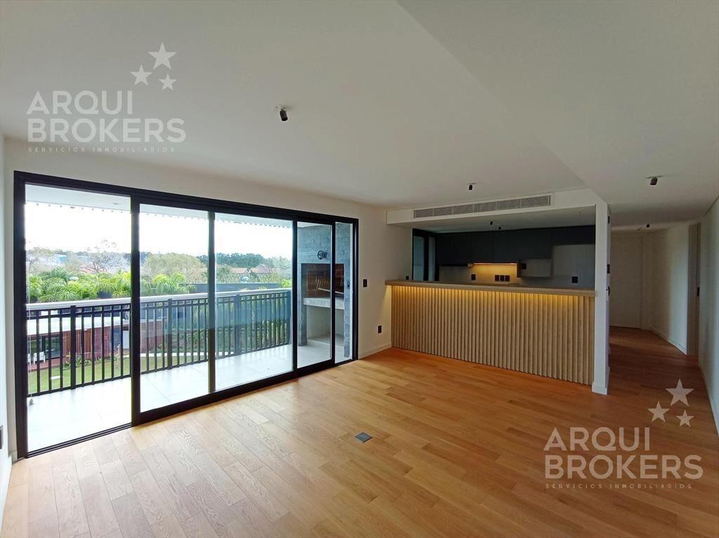 Apartamento de tres dormitorios en venta cin renta en Carra
