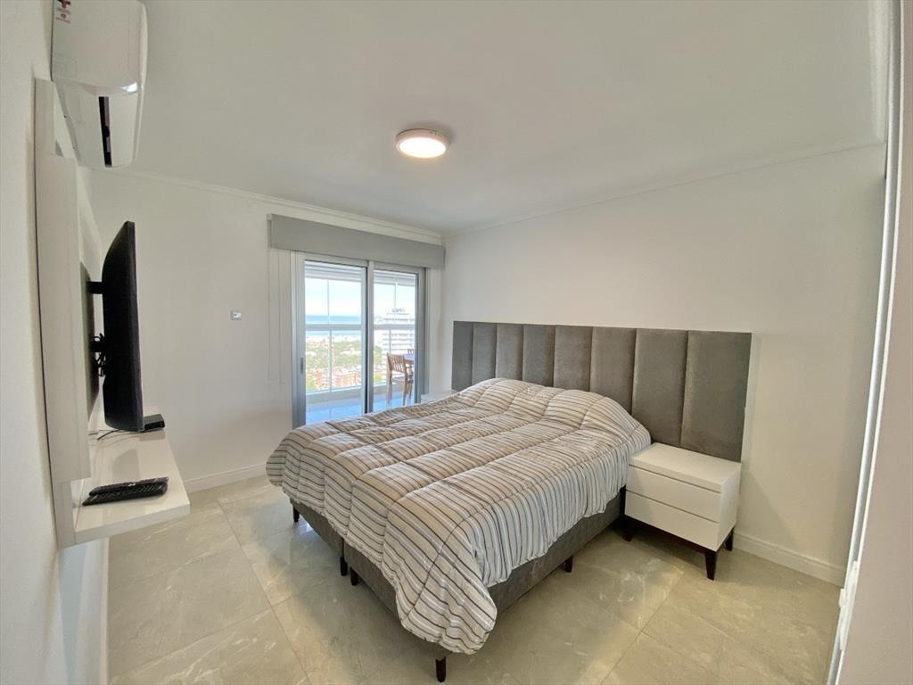 VENTA PENTHOUSE 3 DORMITORIOS EN EDIFICIO MIAMI