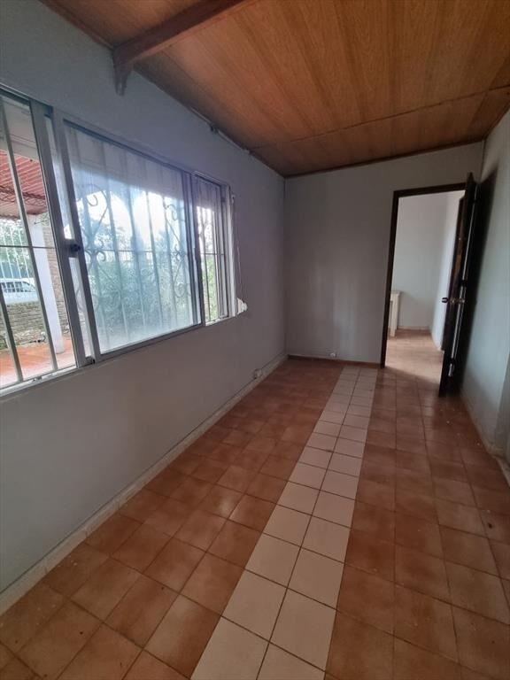 Venta De Casa Con Cochera Jardín y Parrillero