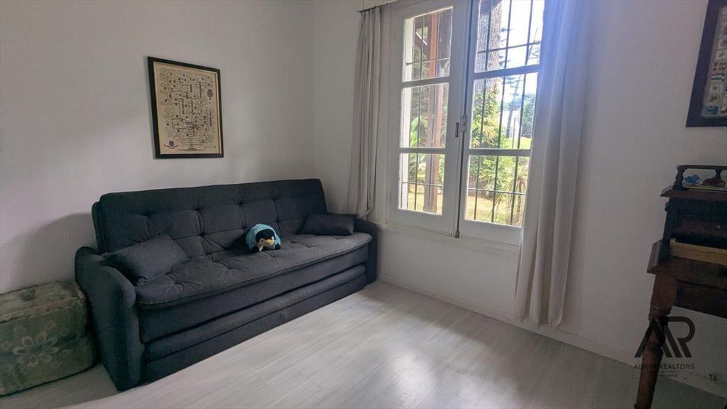 Casa en alquiler anual de 4 dormitorios en suite con pis...