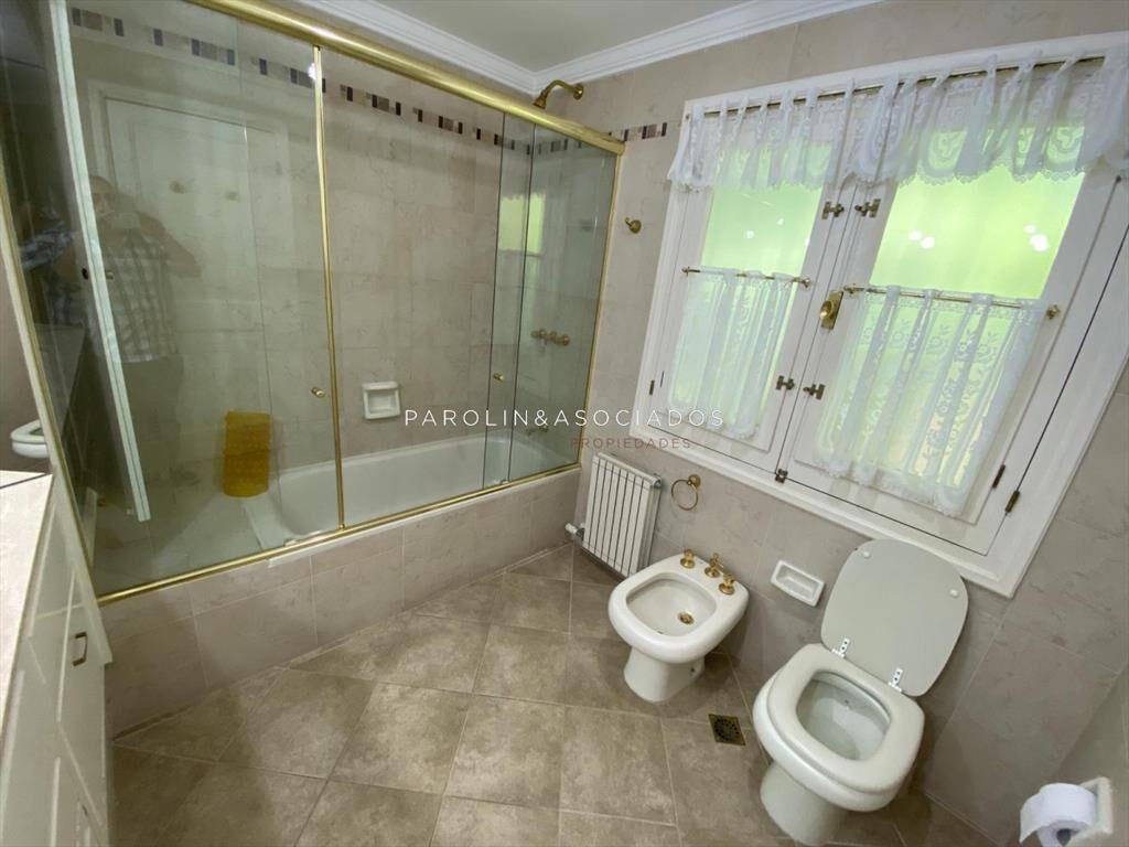 Hermosa Chalet en venta, Mansa.