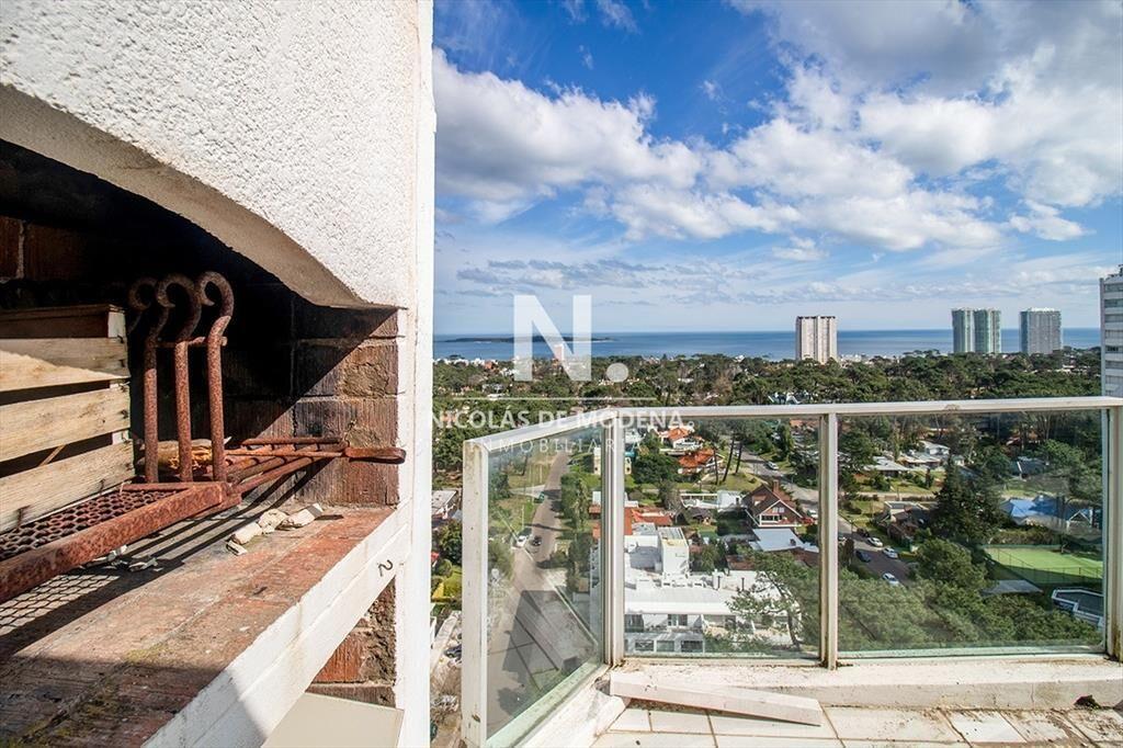 En venta apartamento de 3 dormitorios con vista