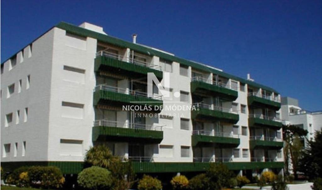 En venta impecable apartamento de 2 dormitorios,