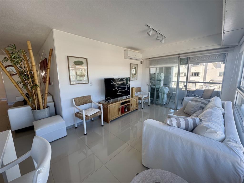 HERMOSO APARTAMENTO EN VENTA DE DOS DORMIT