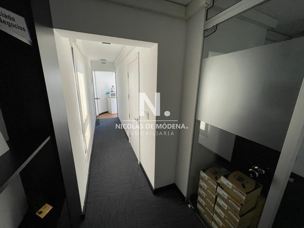 2 OFICINAS EN VENTA UNIFICADAS EN CIUDAD VIEJA!