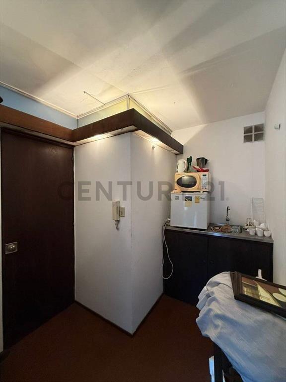 OFICINA ,VISTA  Centro, amueblada, con baño,Kitchenette
