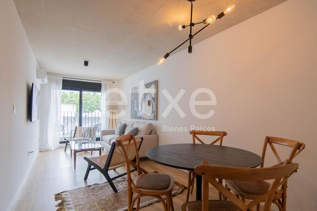 Apartamento Alquiler Con Muebles Cordón...