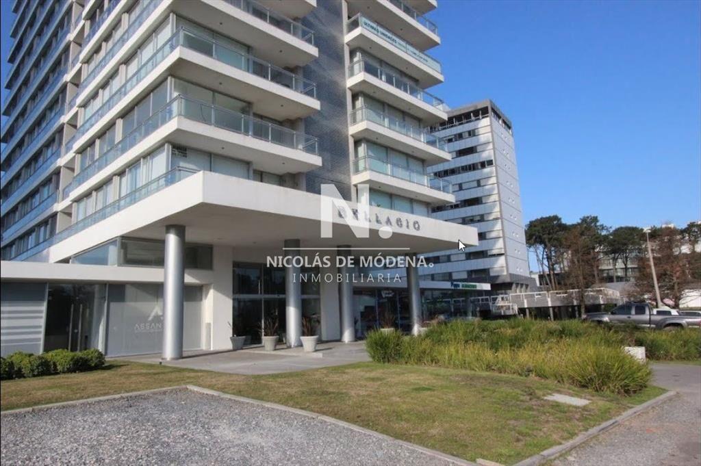 Vende Apartamento de 3 Dormitorios en la zona de
