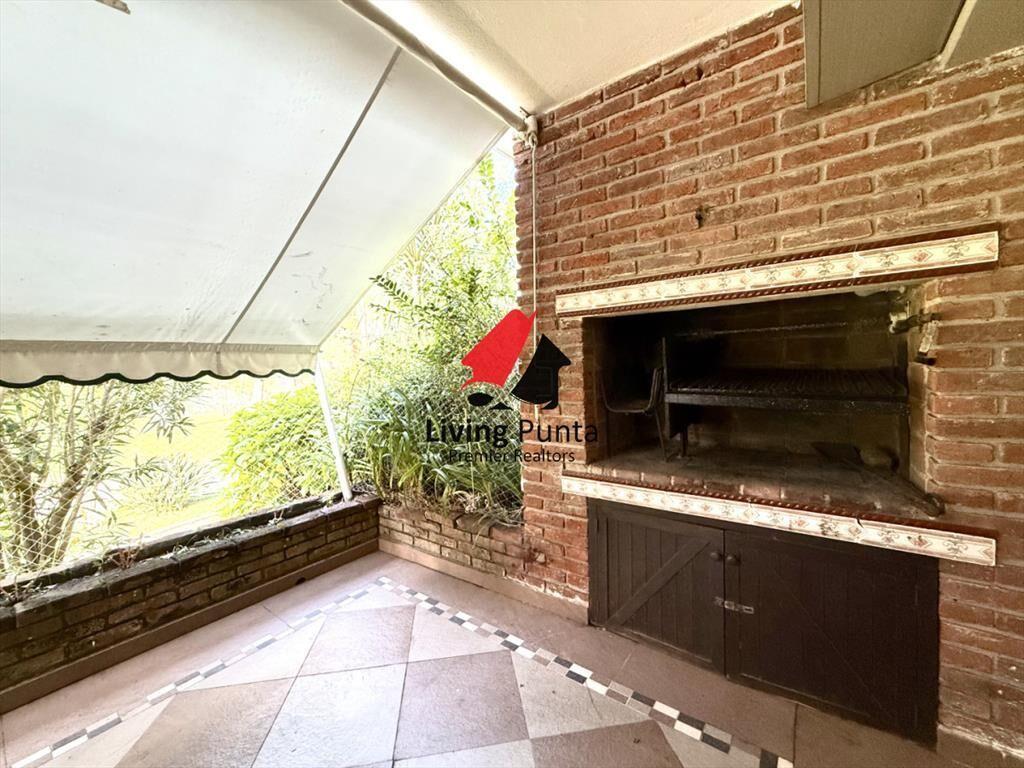 Apartamento en venta playa Mansa de 4 dormitorios