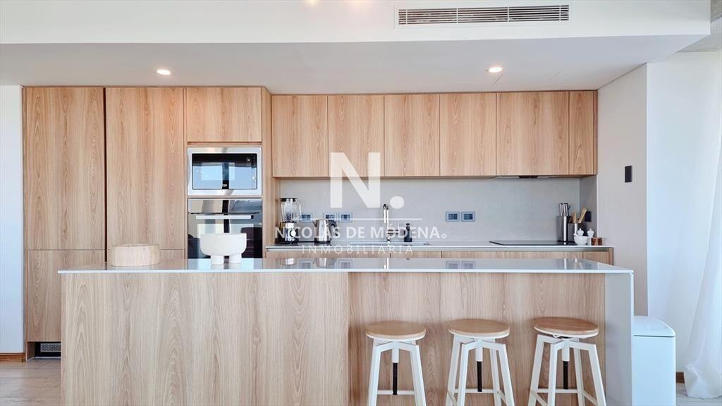 Apartamento piso bajo Surfside, 3 suites + den