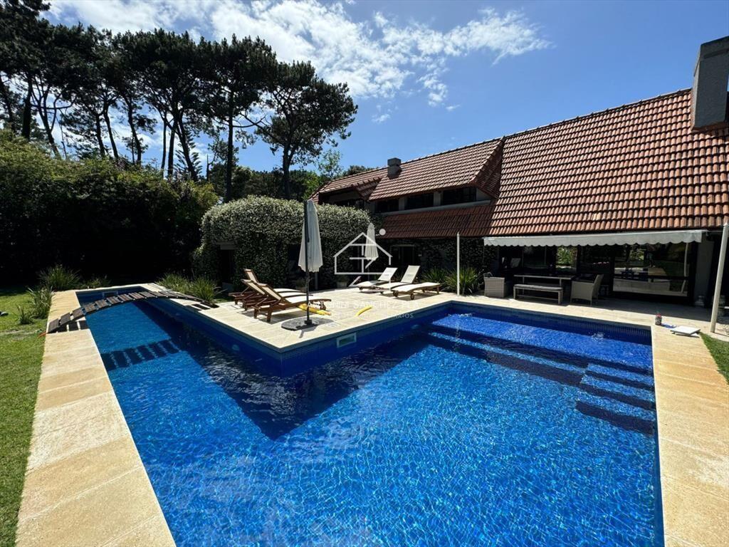 Casa en Venta de 5 dormitorios en Punta del este , Lugano ,